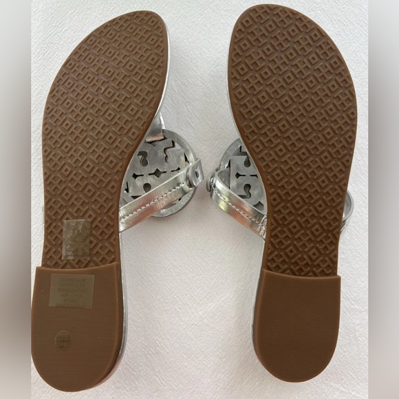 New Tory Burch Miller Pave Medallion Thong Sandals Women’s Size 9 - Picture 4 of 7